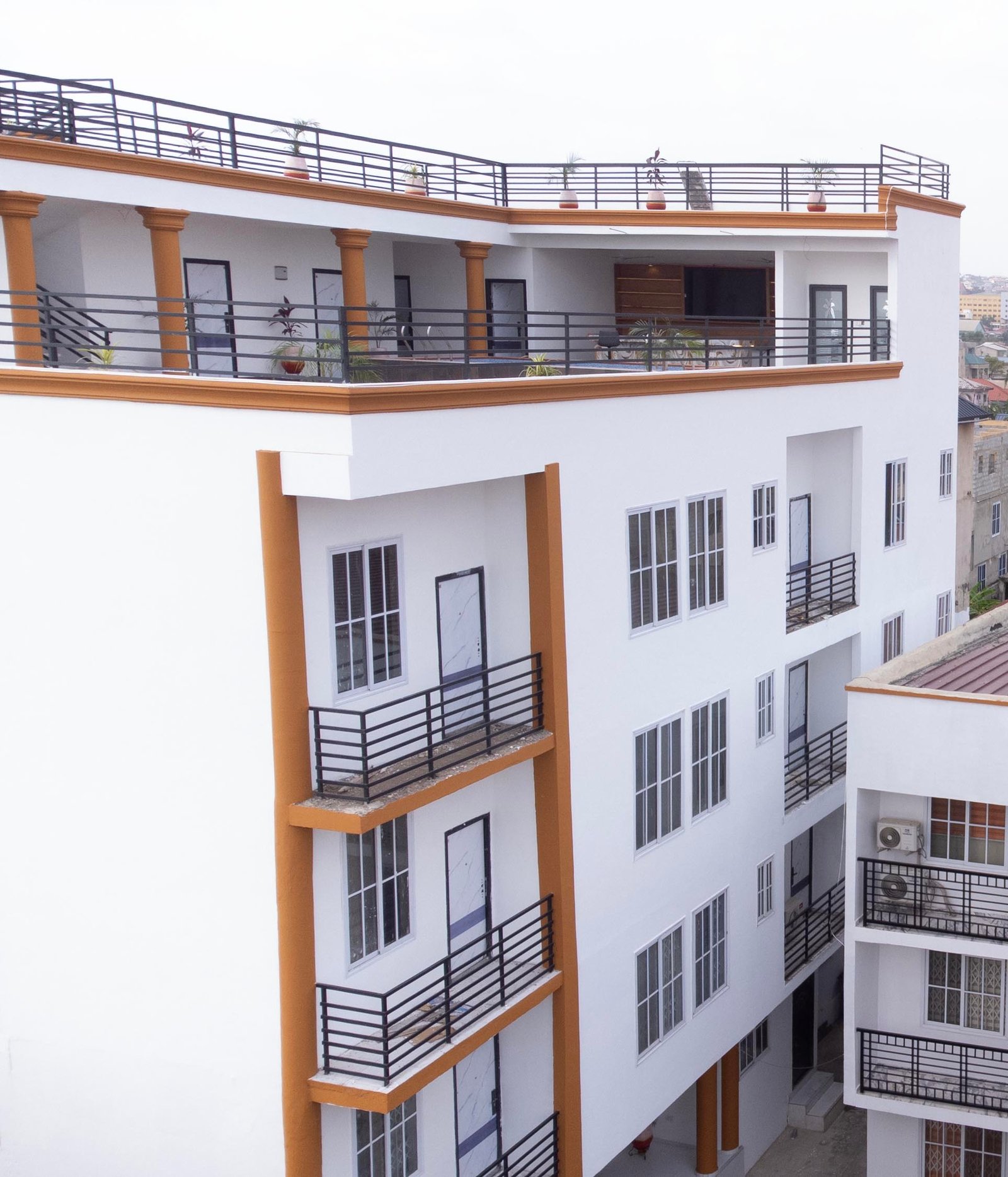 Classic Hideout Apartment building exterior